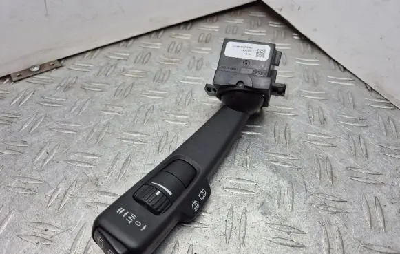 Volvo V70 Wiper control stalk 31275359