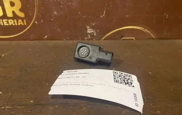 BMW 5 F10 F11 Air quality sensor 24055910