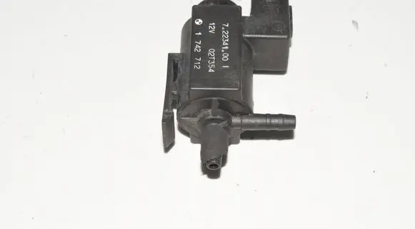 BMW 5 E39 Vacuum valve 1742712