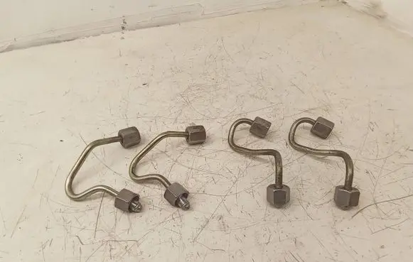 BMW 3 E90 E91 Fuel injector supply line/pipe 