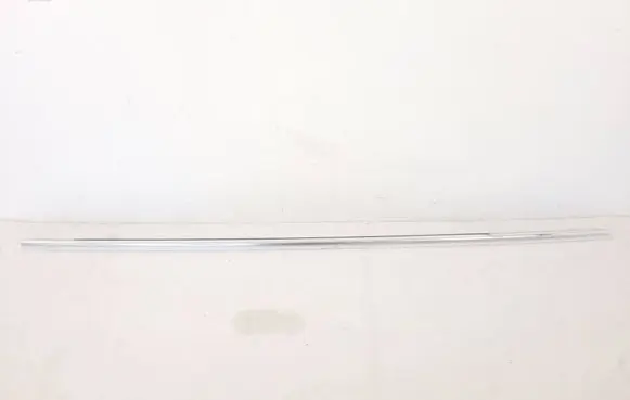 Volvo XC60 Front door glass trim molding 31297679