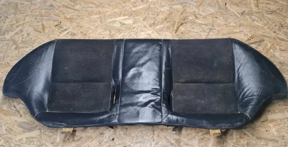 Lexus IS 200-300 Rear seat 