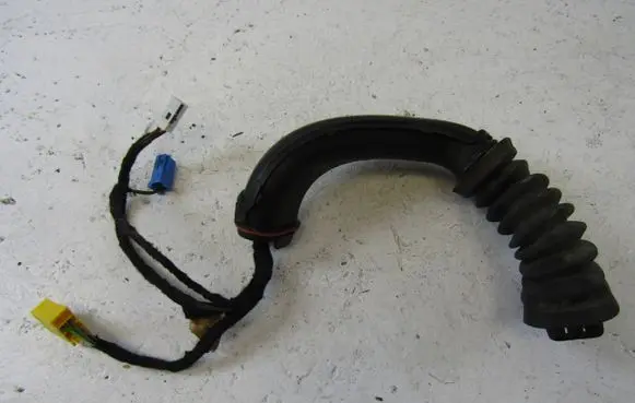 Mercedes-Benz C W204 Front door wiring loom/harness boot A2047221449