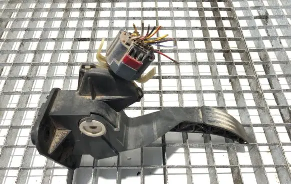 Ford Transit Accelerator throttle pedal IC119F836AC
