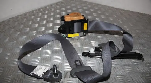 Front seatbelt