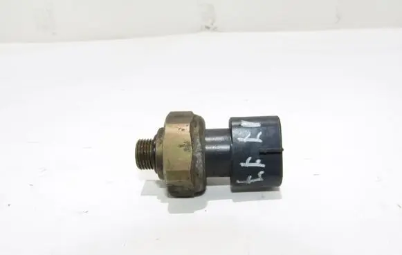 Land Rover Discovery 3 - LR3 Oil pressure sensor 4990007141