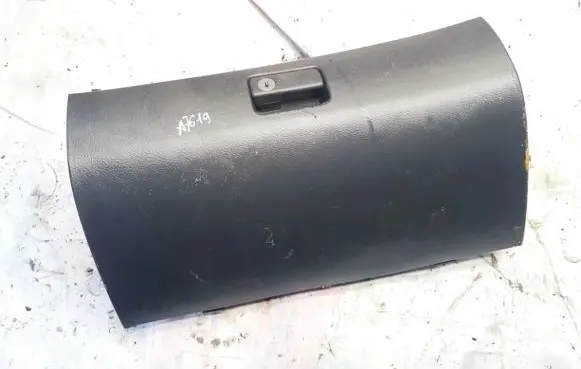 Toyota Avensis T250 Glove box 5555005070 55550-05070