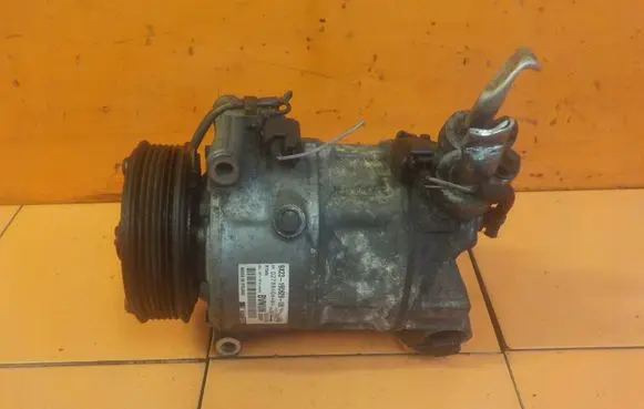 Land Rover Discovery 4 - LR4 Air conditioning (A/C) compressor (pump) 9X2319D629DB