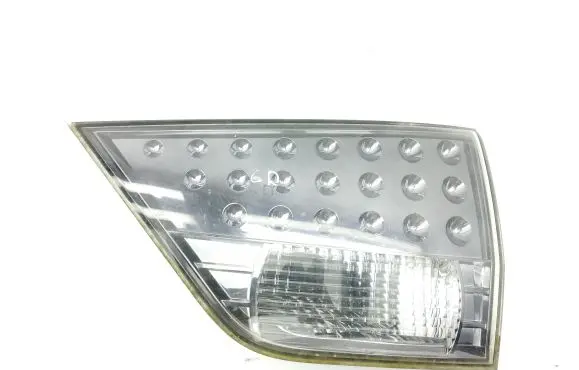 Mitsubishi Outlander Tailgate rear/tail lights