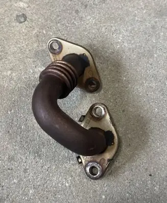 Volkswagen PASSAT B7 EGR valve line/pipe/hose 03G131521AM