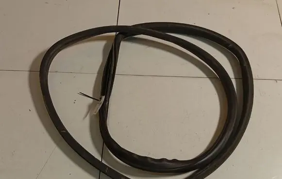 Skoda Roomster (5J) Rubber seal front coupe door 