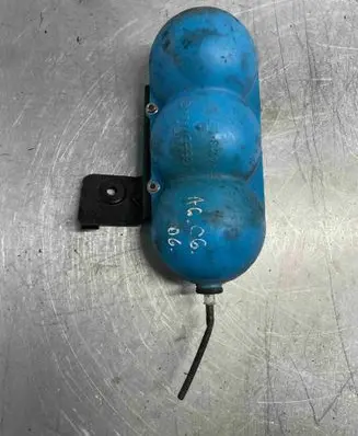 Vacuum air tank