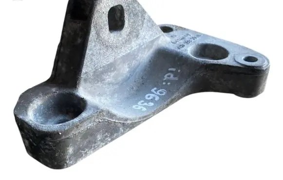 Volkswagen Transporter - Caravelle T5 Engine mounting bracket 7H0199207C