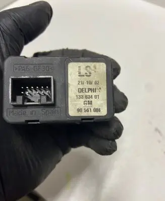 Opel Zafira A Electric window control switch 13363401 21410702 90561086