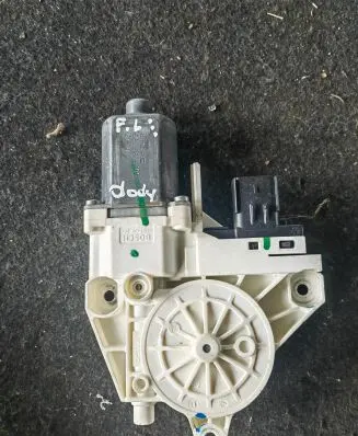 Dodge Journey Front door window regulator motor 0130822472