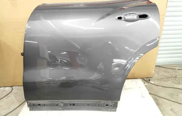 Maserati Levante Rear door 673009992