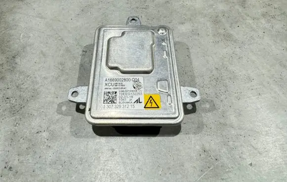 Mercedes-Benz B W246 W242 Headlight ballast module Xenon A1669002800 130732931215 10EEG132293