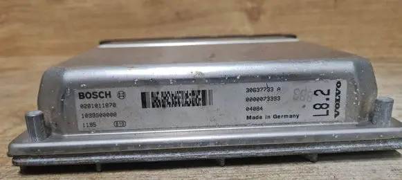 Volvo V70 Engine control unit/module 0281011078