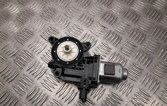Hyundai Ioniq Front door window regulator motor 82460G2020