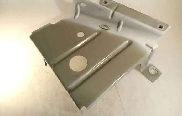 Renault Master III Fender mounting bracket 631224216R