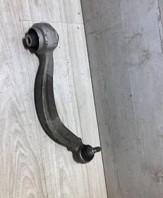 Mercedes-Benz C W204 Front lower control arm/wishbone 20425L