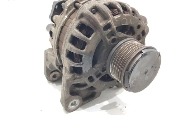 Dacia Dokker Generator/alternator 231001956R