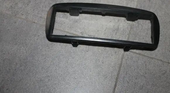 Radio/GPS head unit trim