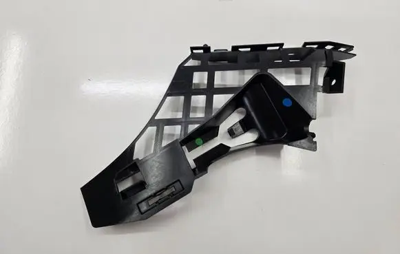 Mercedes-Benz A W176 Front bumper mounting bracket A1768850321