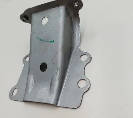 Nissan Leaf II (ZE1) Rear bumper support beam 