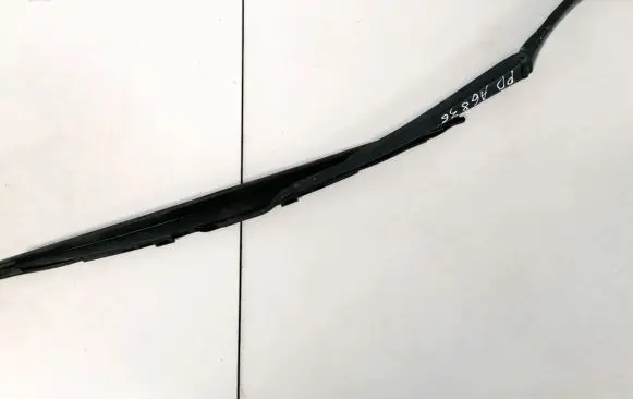 Toyota RAV 4 (XA30) Front wiper blade arm