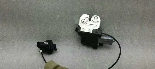 Mercedes-Benz S W221 Tailgate boot lock/latch motor A2217500085