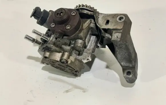 Citroen C4 II Fuel injection high pressure pump 9688499680