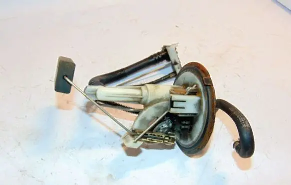Mercedes-Benz C W202 Fuel level sensor A2024702141 2024702141 A2024703141
