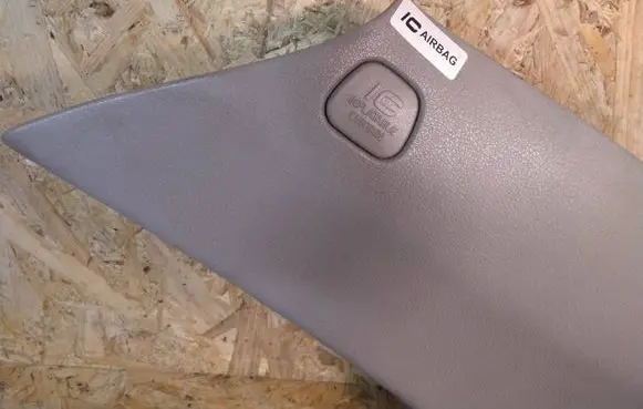 Volvo S60 (C) pillar trim W116198
