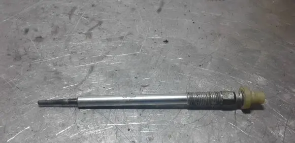 Toyota Corolla Verso E121 Glow plug NGK Y1012J