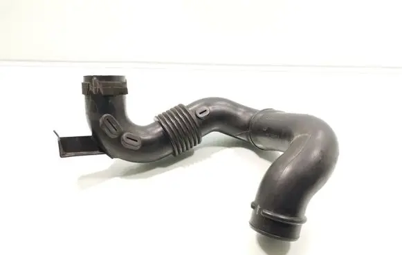 Opel Movano B Air intake hose/pipe 165554107R