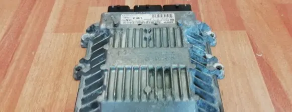 Ford Focus Engine control unit/module 6M5112A650YB 5WS40512BT