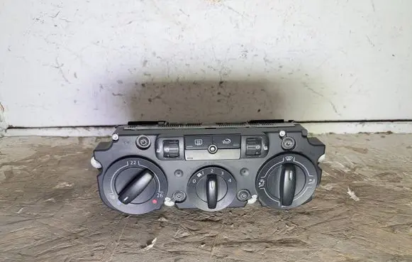 Volkswagen PASSAT B6 Climate control unit 3C1820045A 5HB00932801