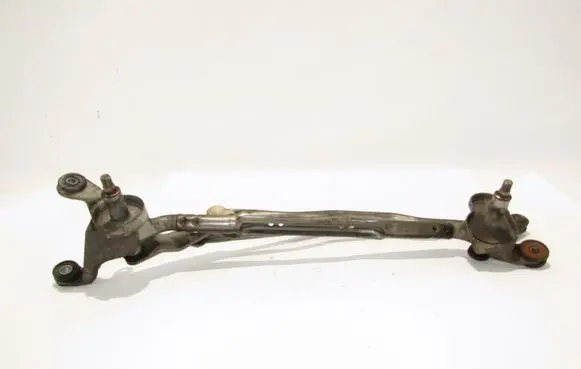 Mazda 5 Front wiper linkage 