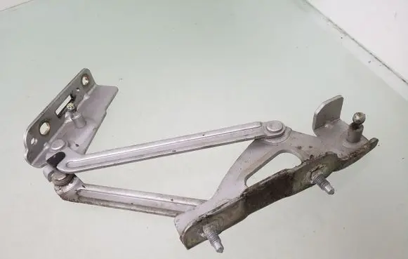 Peugeot 407 Tailgate/trunk/boot hinge