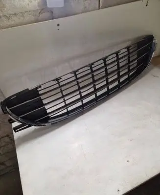 Front bumper lower grill