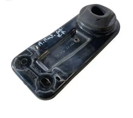 Ford Mustang VI Radiator mount bracket JR338K202AA