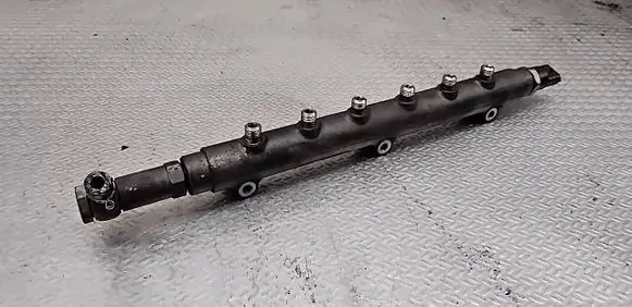 Volvo XC90 Fuel main line pipe 0445215015 30622085