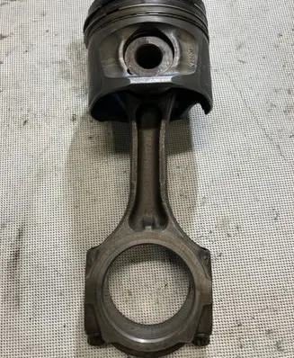 Toyota Land Cruiser (J120) Piston with connecting rod