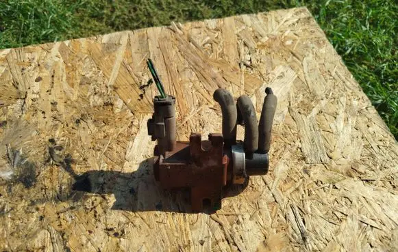 Volvo C30 Turbo solenoid valve 9652570180 70096803