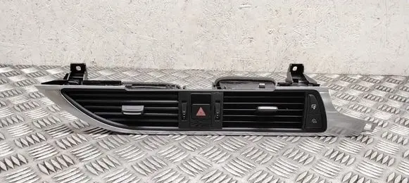 Audi A6 C7 Dash center air vent grill 9026301 4G0941509