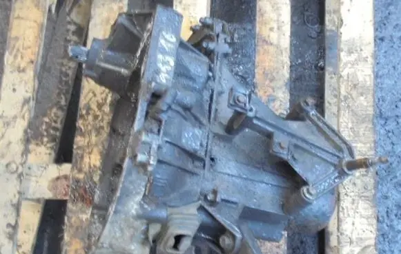 Renault Clio II Manual 4 speed gearbox JB3958