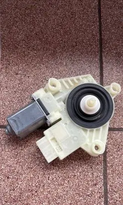 Volkswagen Golf VII Rear door window regulator motor 5Q4959812D