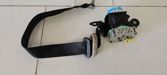 Mazda 6 Front seatbelt 305652810ZZZ