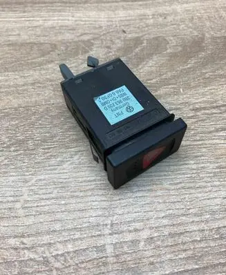 Volkswagen PASSAT B5.5 Hazard light switch 3B0953235D